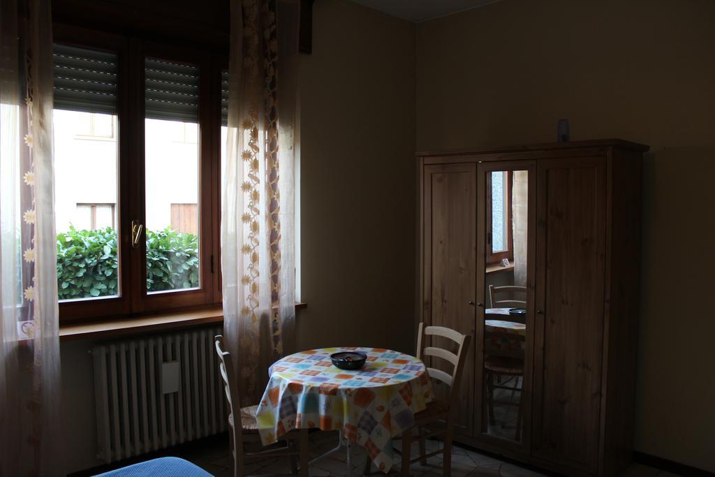 B&B Milano Malpensa 1 Castano Primo Szoba fotó